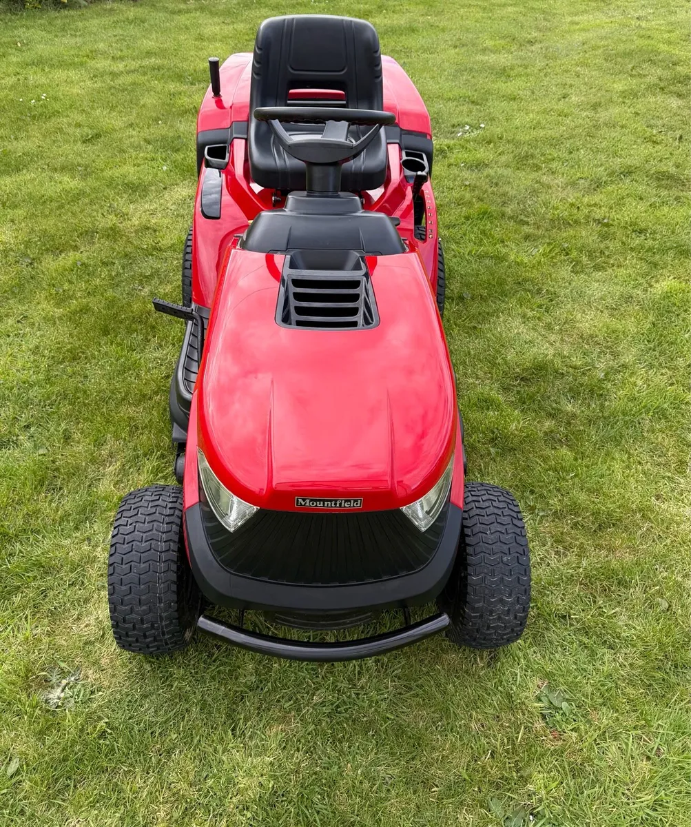 Nearly New Mountfield ride on mower - Image 3
