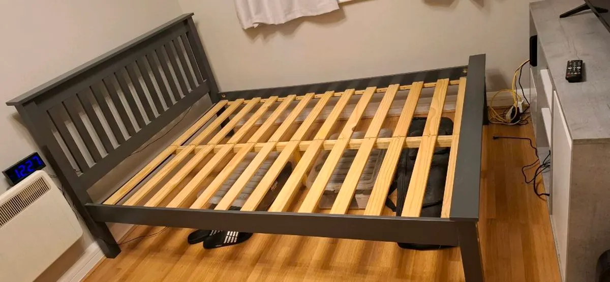 Bed frame - Image 2