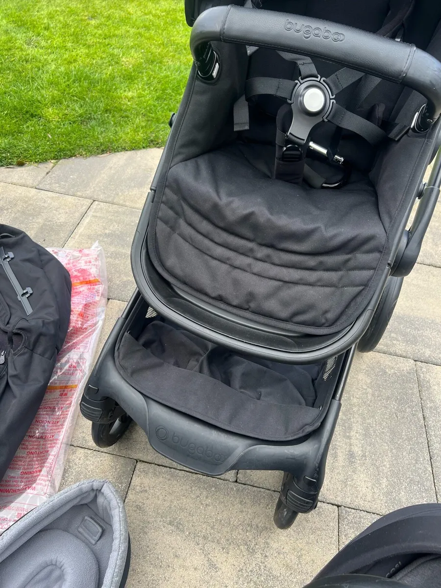 Bugaboo fox 5 pram - Image 4