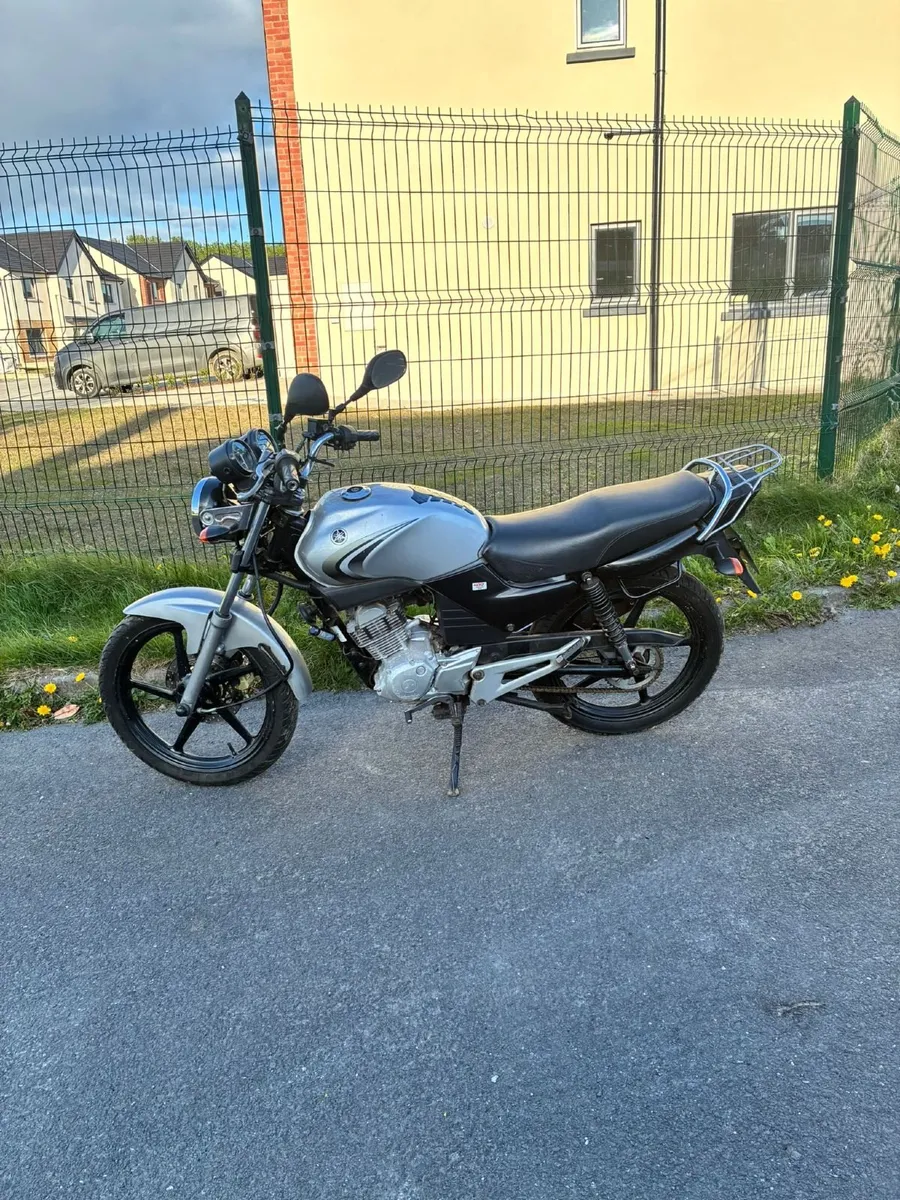 YAMAHA YBR125 2008 - Image 1