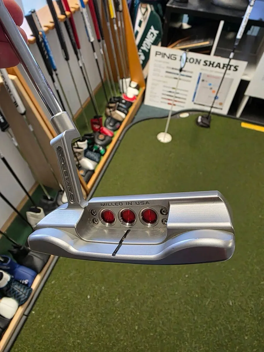 Scotty Cameron Studio Style Newport + Putter - Image 3