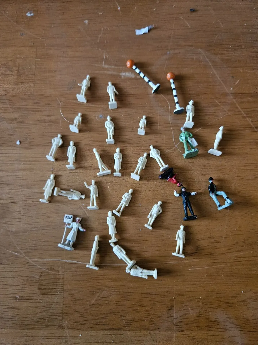 Hornby Peco OO Gauge People - Image 2