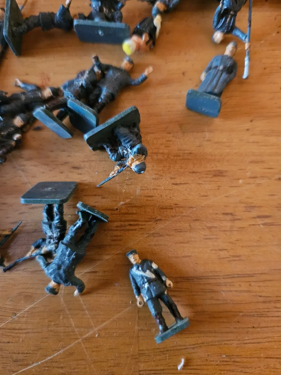 Airfix OO Gauge German WW1 Painted Soldiers - Image 2