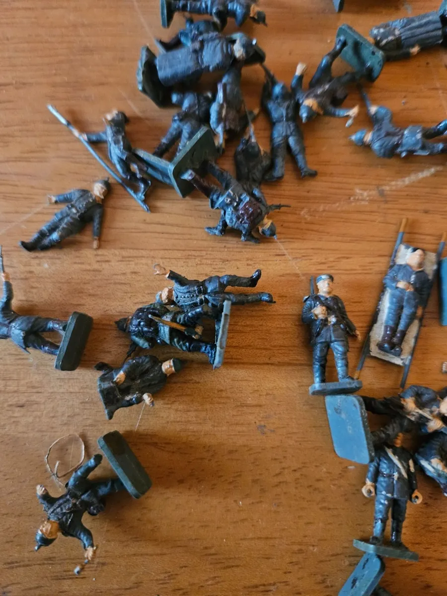 Airfix OO Gauge German WW1 Painted Soldiers - Image 3