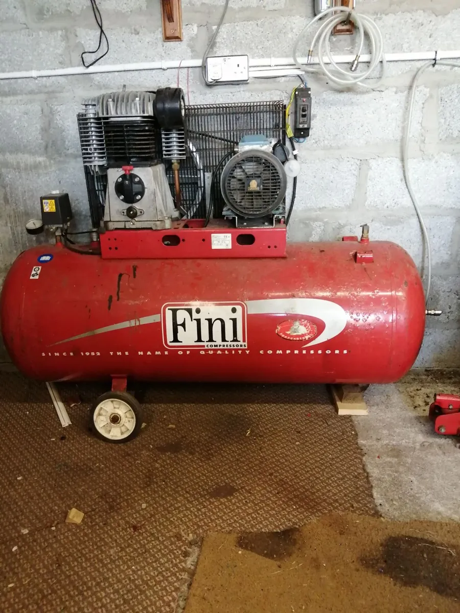 Air compressor - Image 3