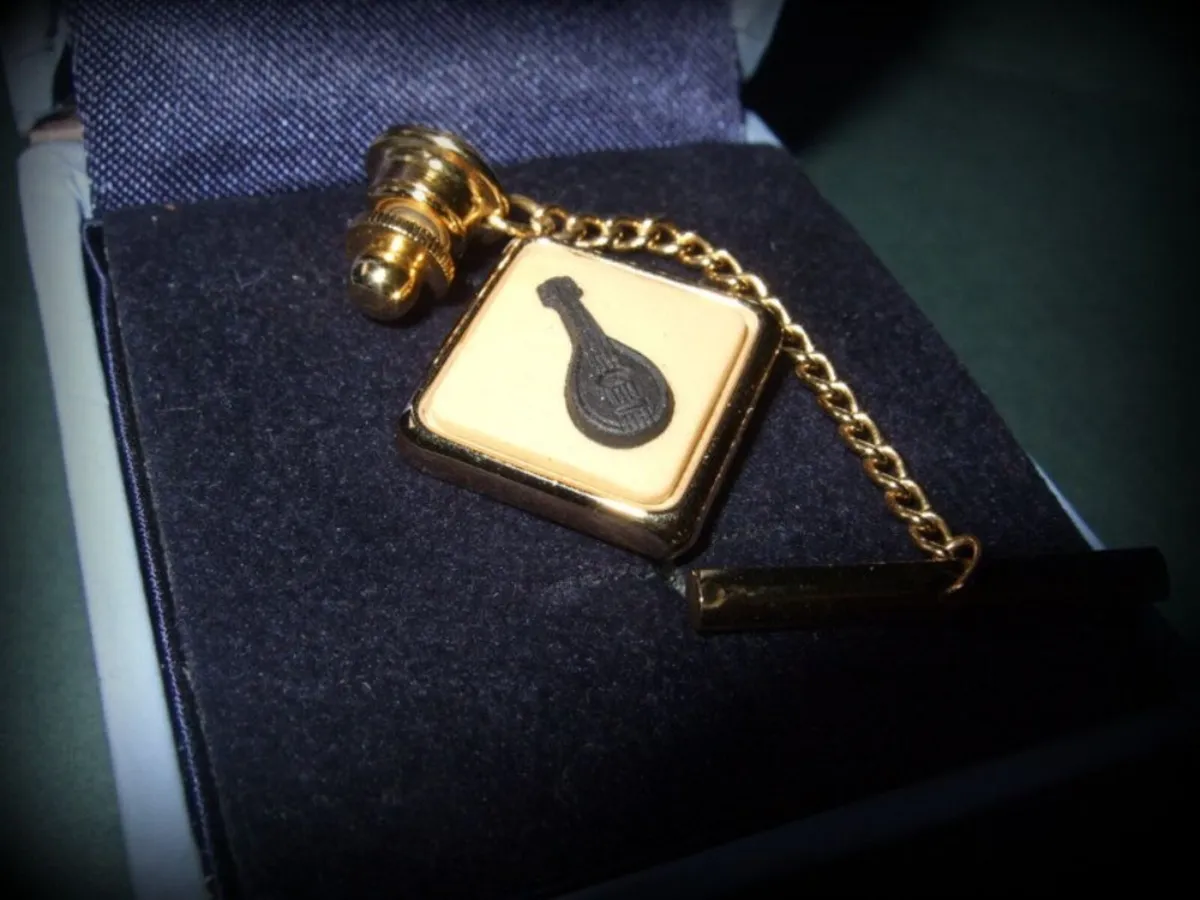 Vintage Authentic Wedgewood Gold Trimmed Tie Pin's - Image 3