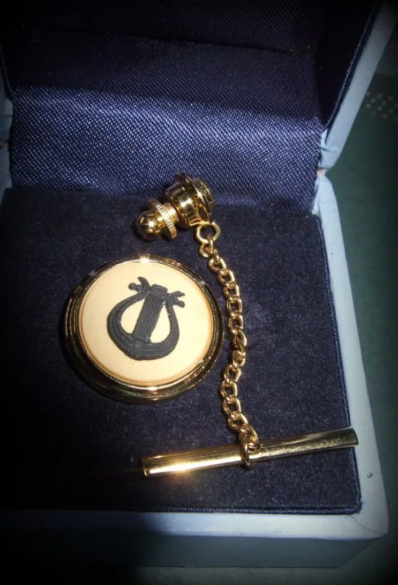 Vintage Authentic Wedgewood Gold Trimmed Tie Pin's - Image 4