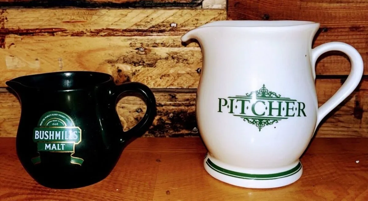 4 collectible water jugs - Image 3