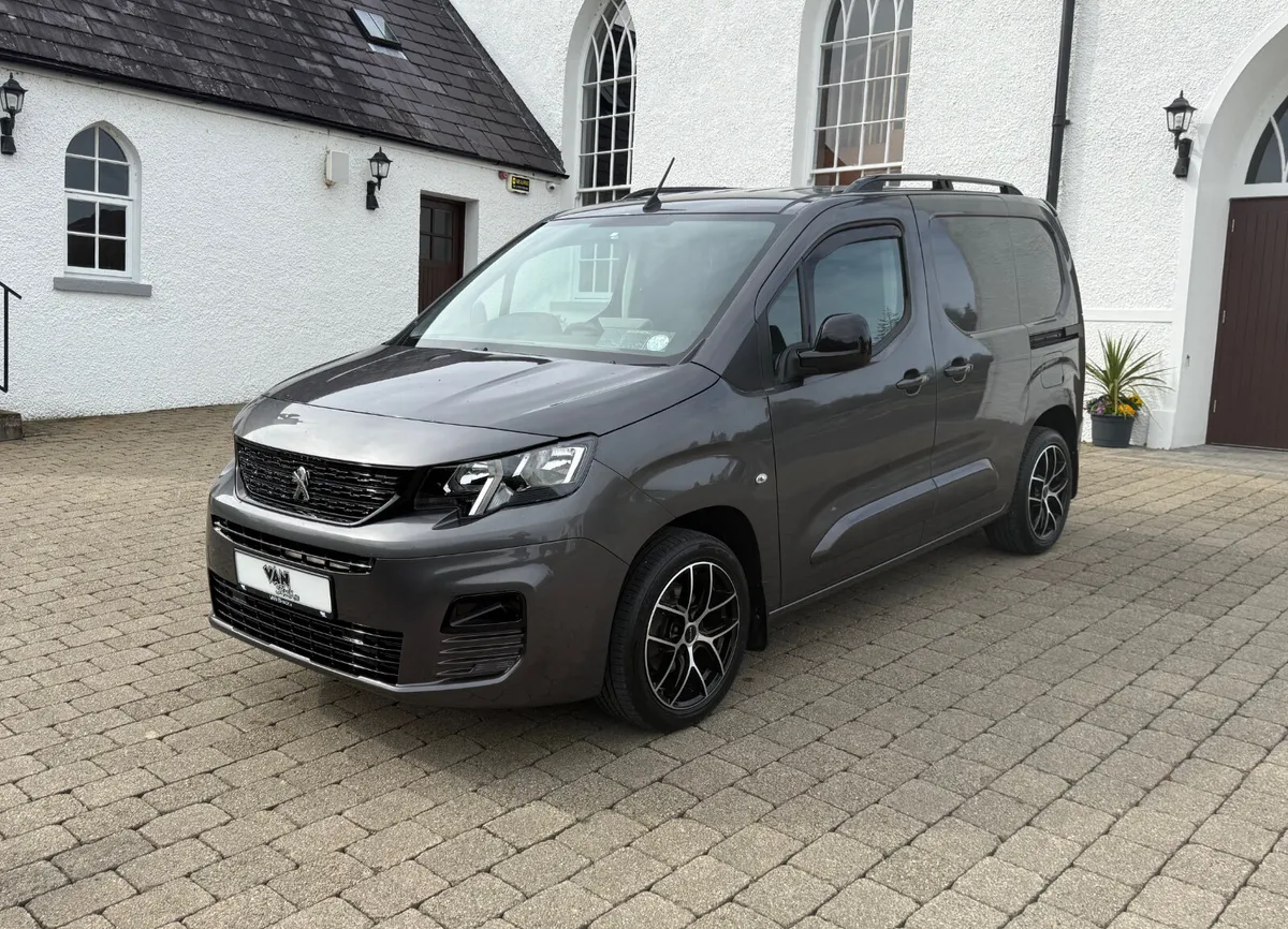 2022 Peugeot Partner Professional 100bhp NO VAT!! - Image 3