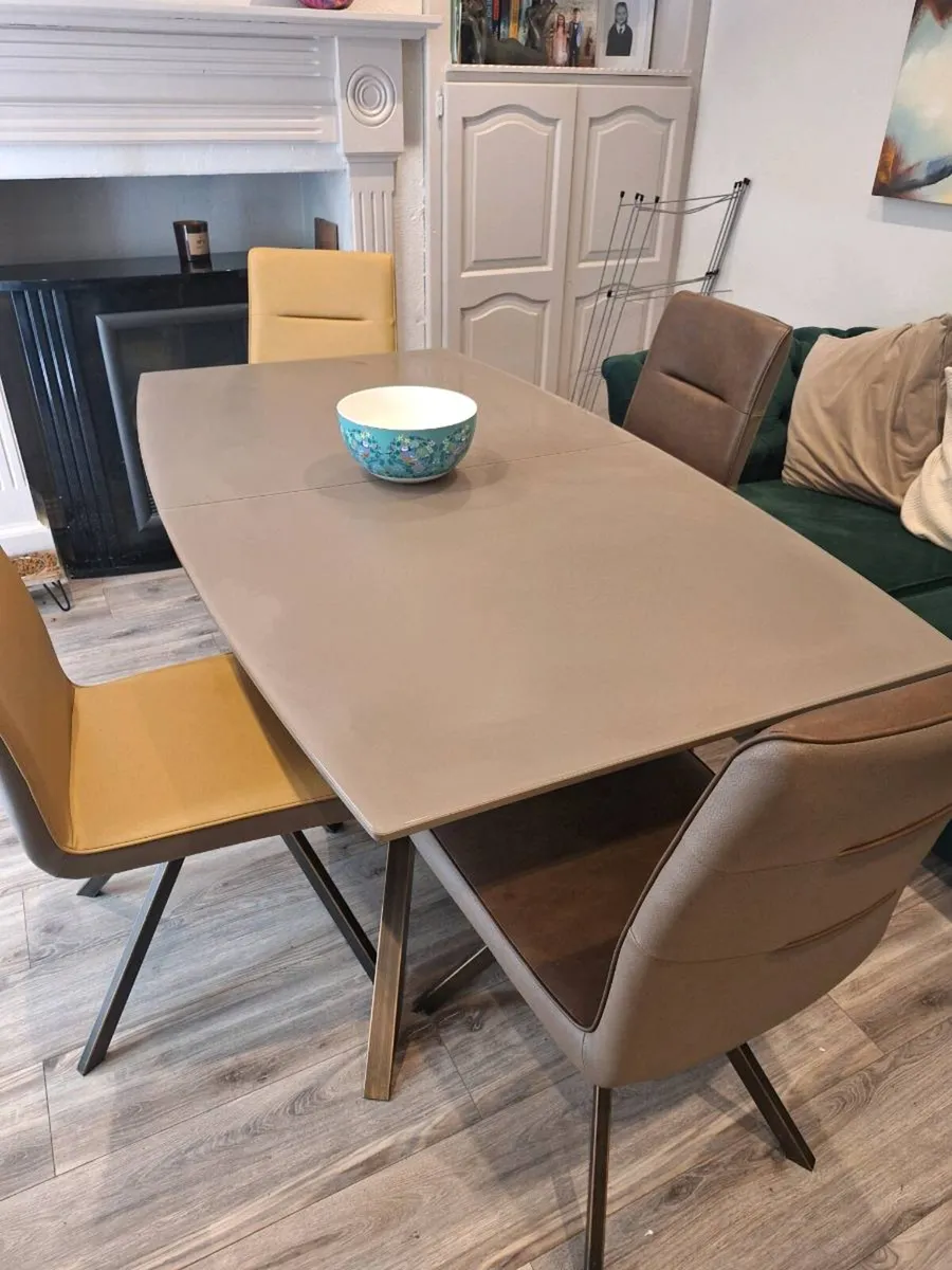 Kitchen table & 4 chairs - Image 3