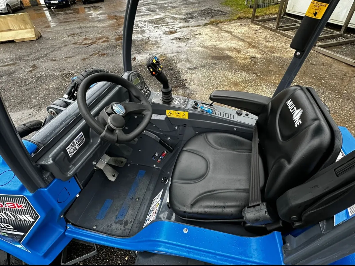 Multione Avant Loader 5.3k Bucket Forks No Vat - Image 3