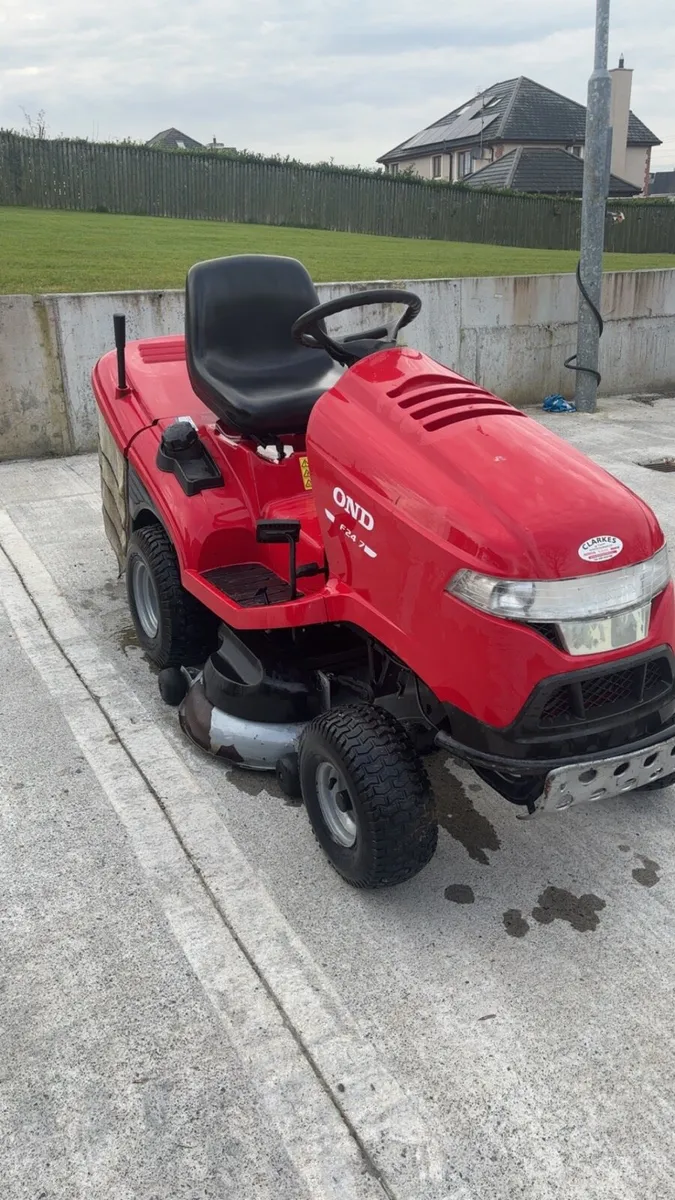 Honda 2417 ride on lawnmower - Image 2