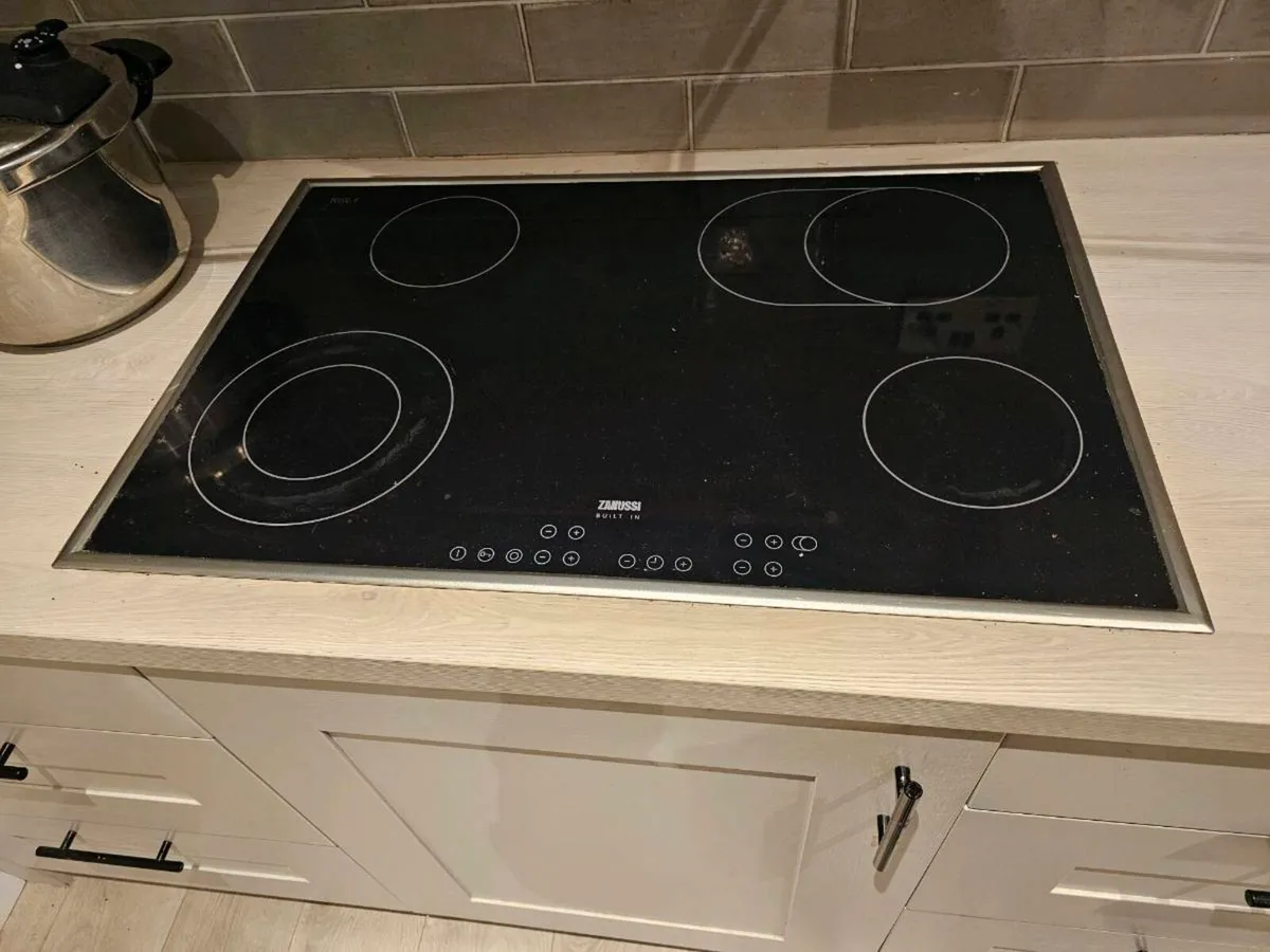 Zanussi electric hob - Image 1
