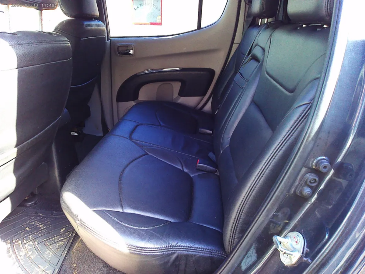 Mitsubishi L200 DID WARRIOR LB DCB 4X4 4 2.5 CR 4W - Image 3