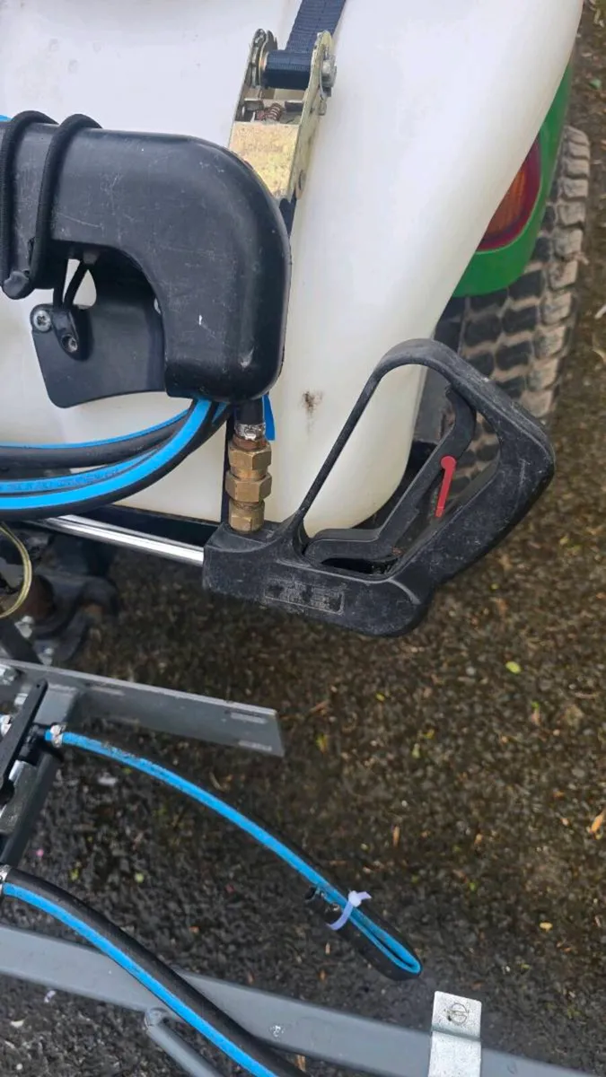 Quad sprayer mower - Image 3