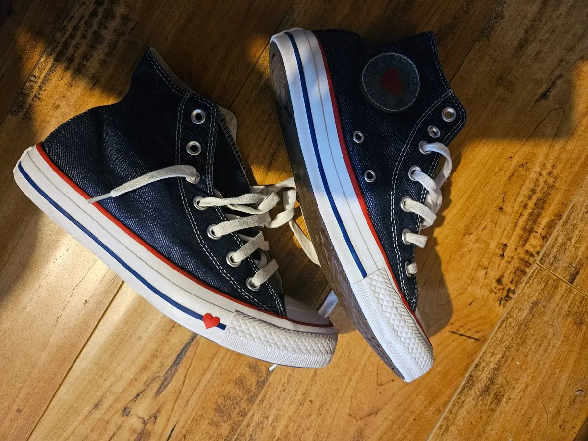Converse - Image 1