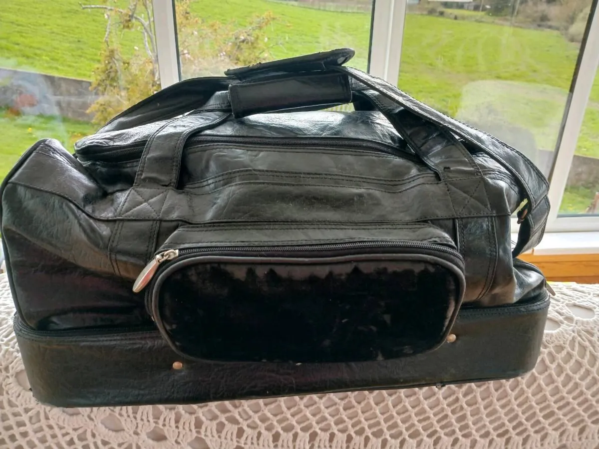 Golf bag in soft black leather. - Image 1