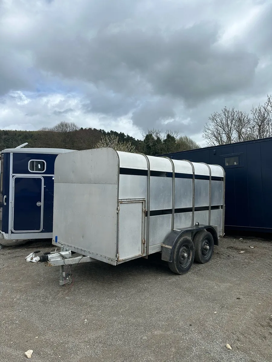 Cattle trailer - Image 1