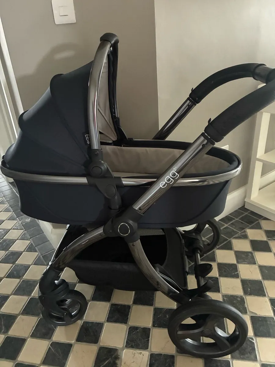 Egg 2 travel system - Image 1
