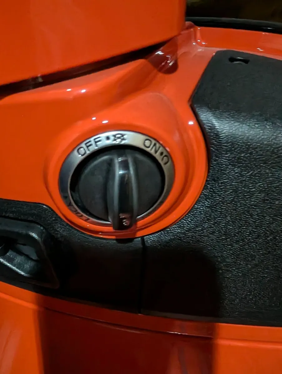 Vespa Supersport GTS - Image 3