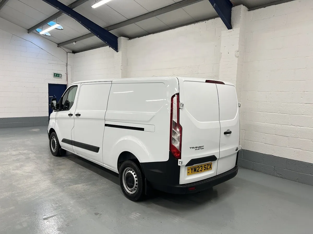 2023 Ford Transit Custom Panel Van - Image 4