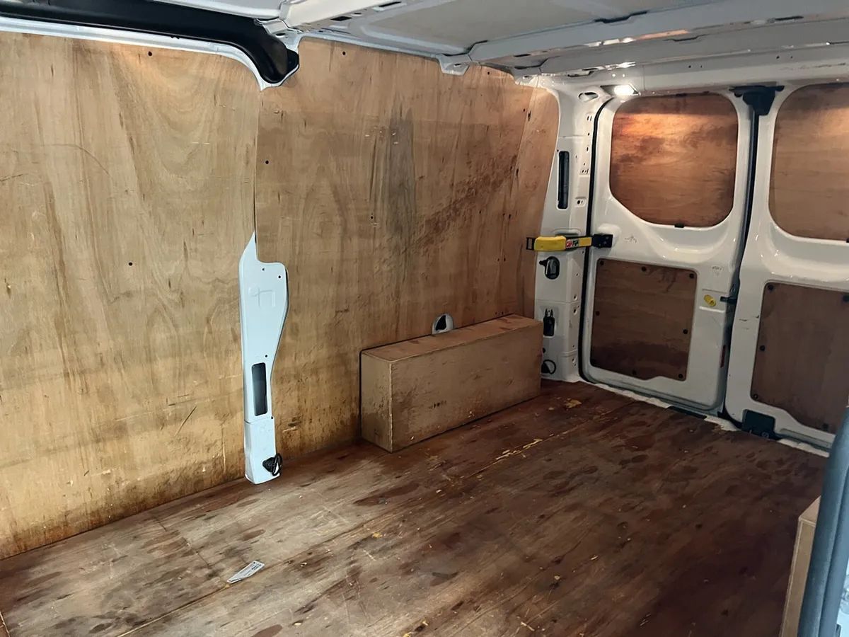 2023 Ford Transit Custom Panel Van - Image 3