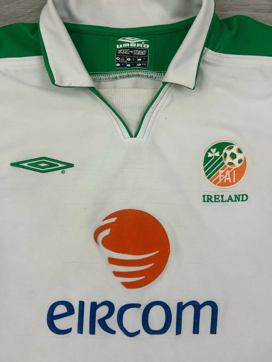 Vintage 2003 Umbro Ireland Away Jersey Shirt - Image 4