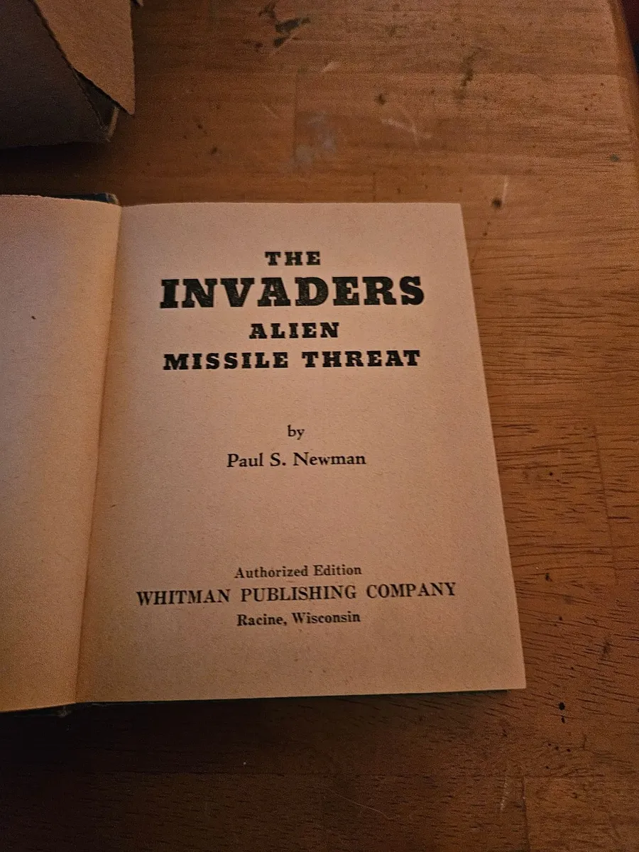 Vintage Book The Invaders - Image 2