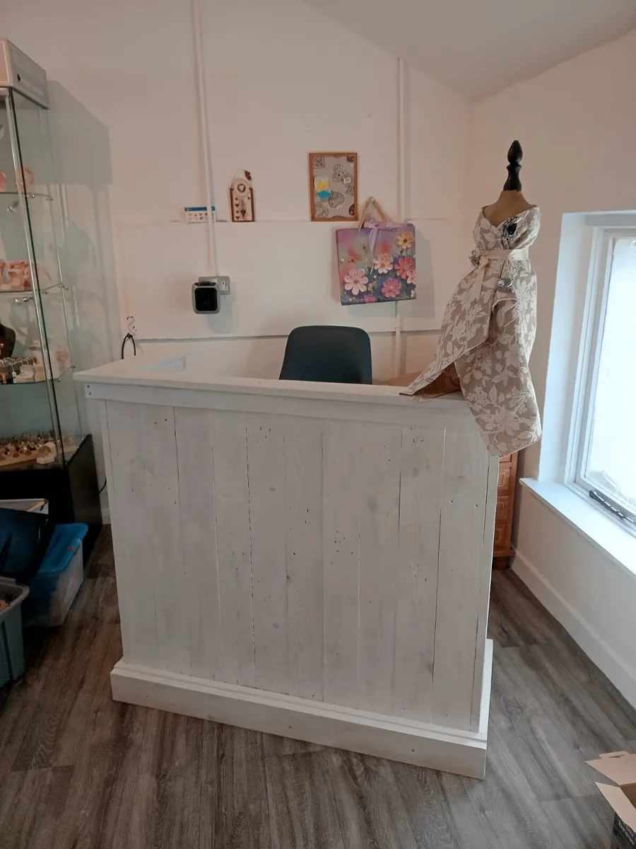 Handmade rustic reception desk - Image 4