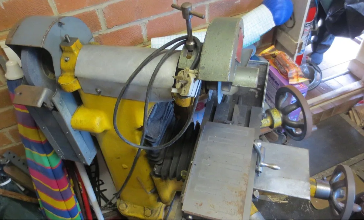 Single phase 240 v SURFACE GRINDER & mag chuck - Image 3