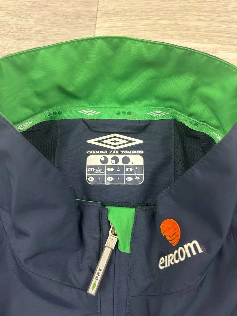 Vintage 2002 Umbro Pro Training Ireland Jacket L - Image 4