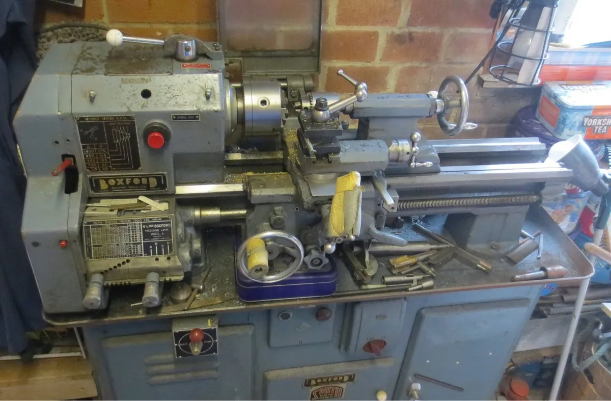 BOXFORD SINGLE PHASE LATHE WITH TOOLING - Image 2