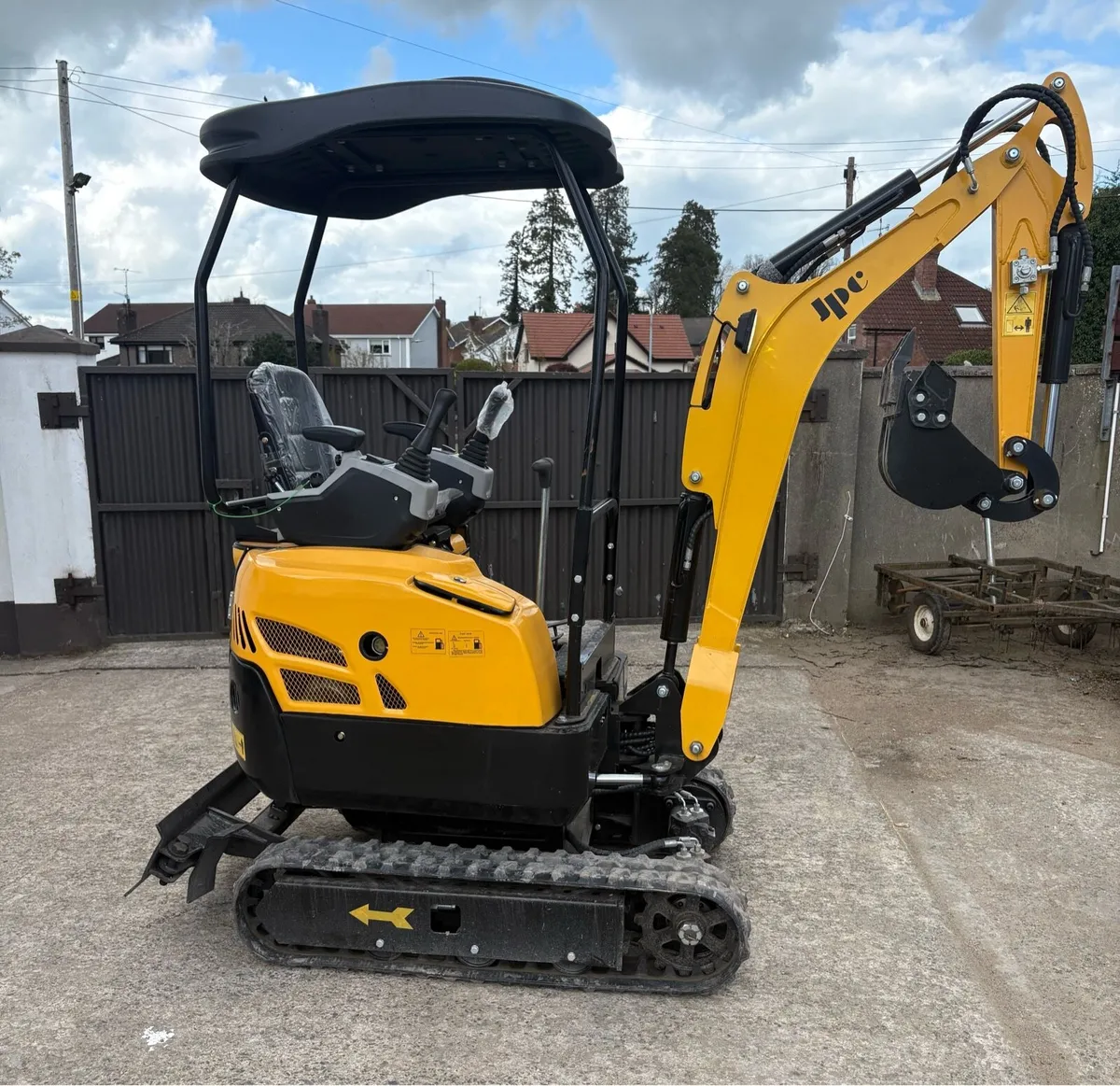 JPC HT18 . 1.8 Ton New 2026 mini Digger - Image 2
