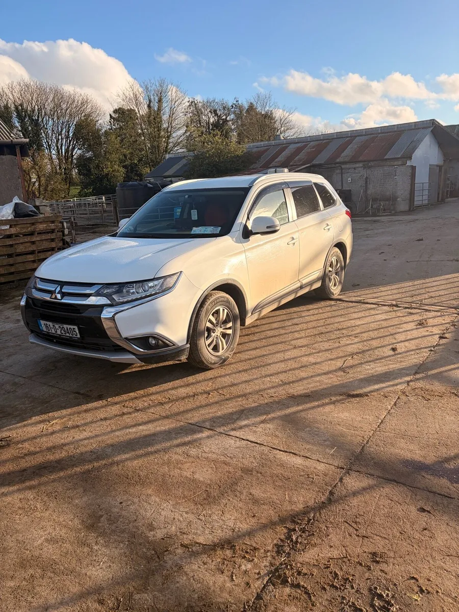 Mitsubishi Outlander - Image 1