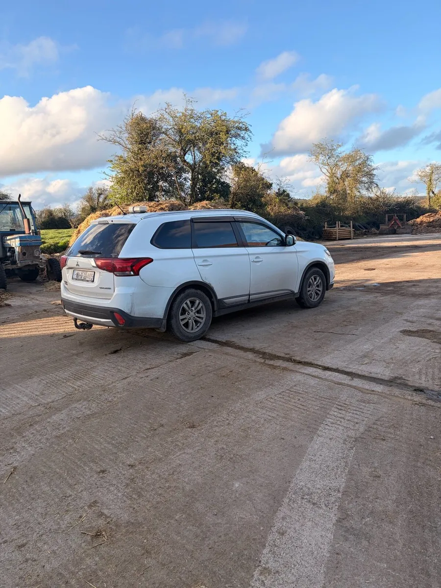 Mitsubishi Outlander - Image 2