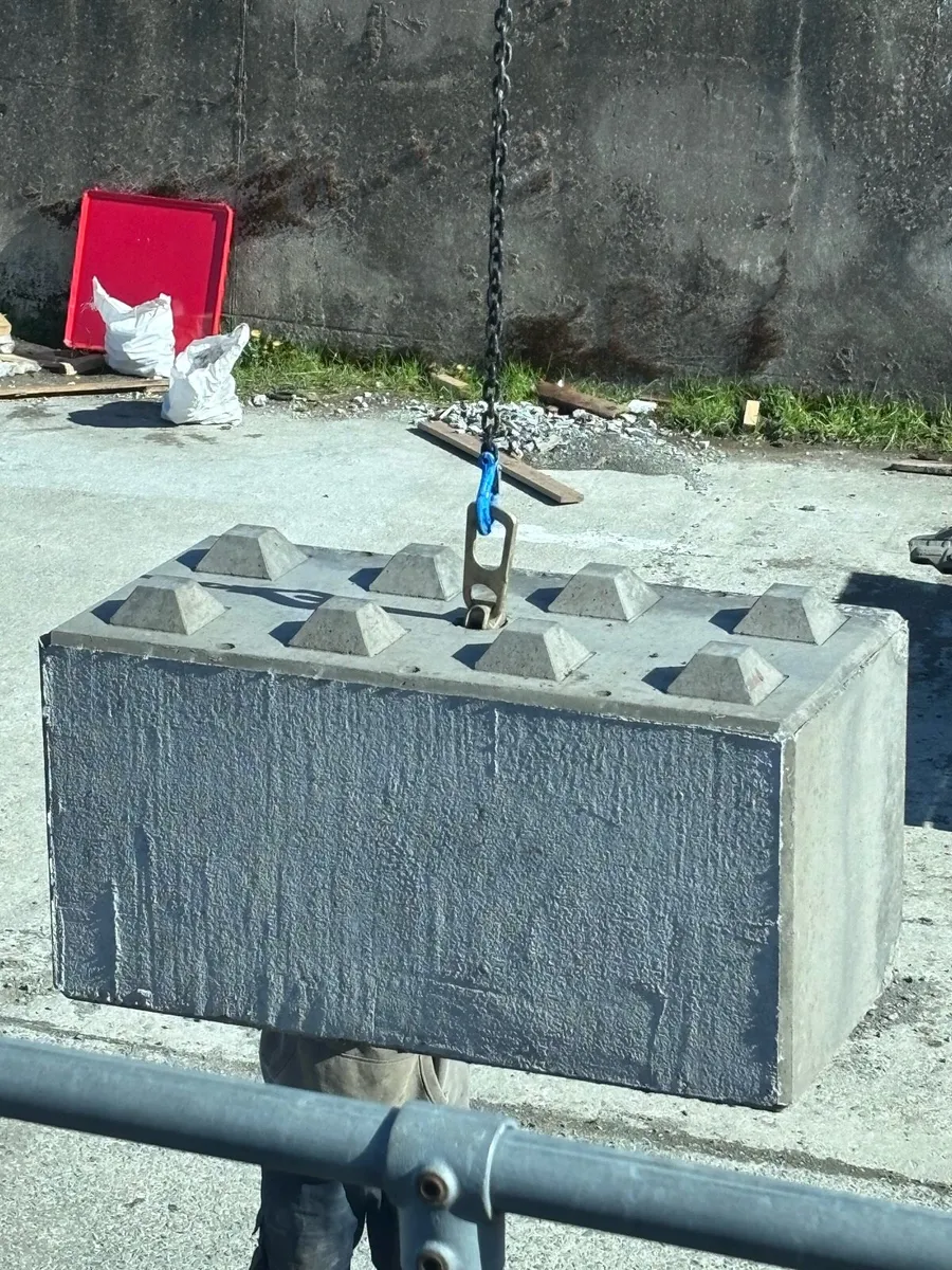 Concrete lego blocks - Image 1