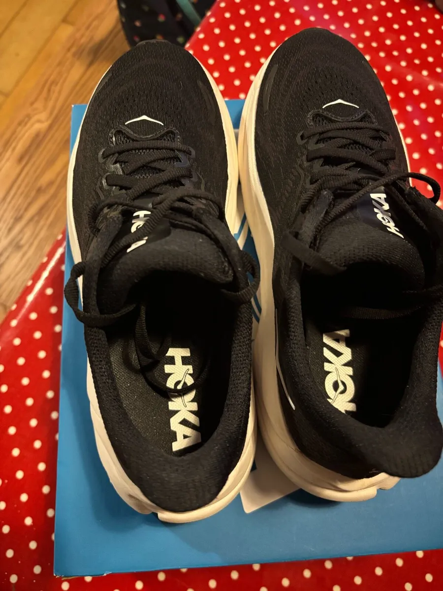 Worn for an hour bought 10 days ago Hoka arahi - Image 3