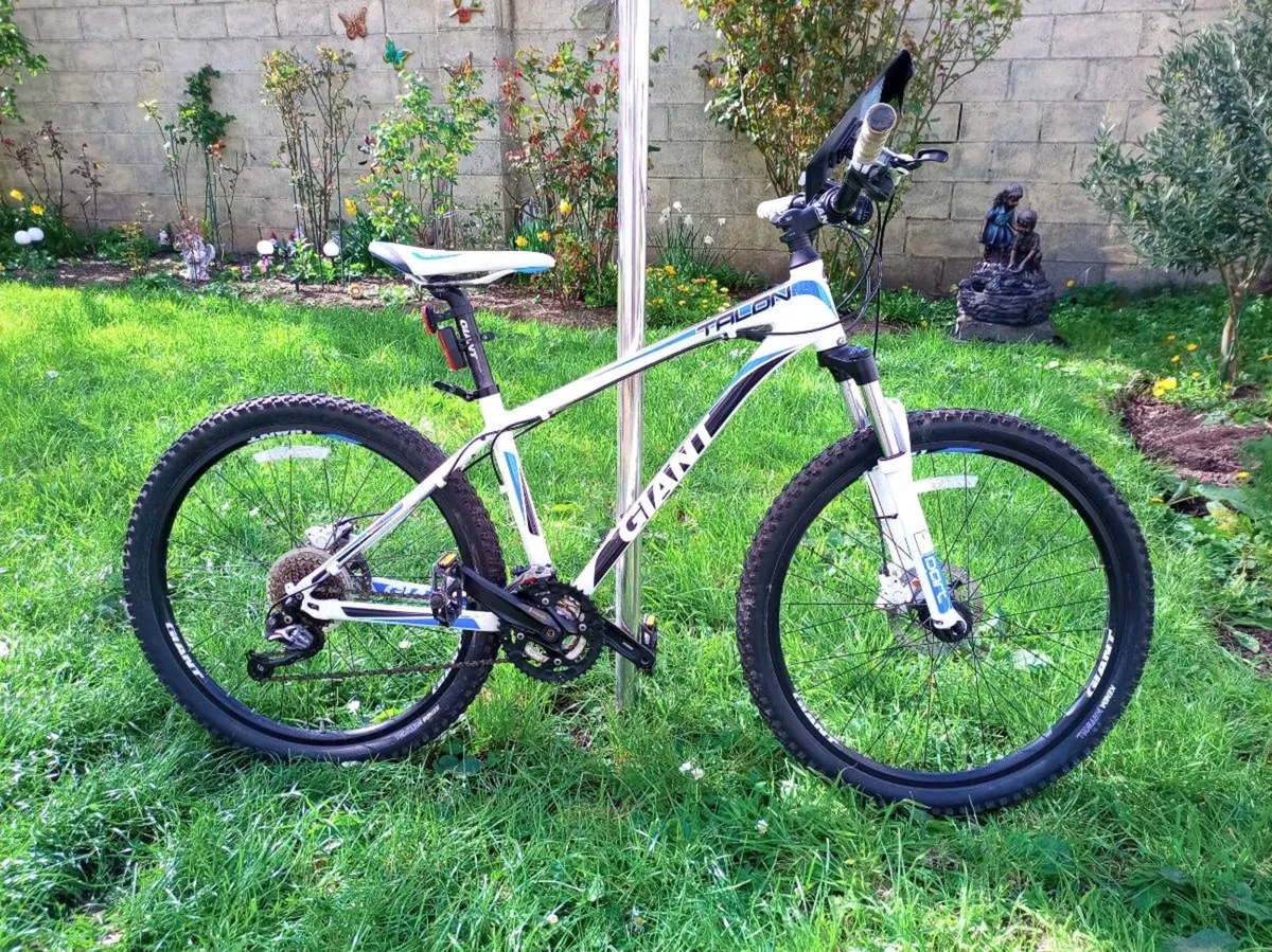 Giant Talon Mountain Bike - Size S - 26" Wheels - Image 1