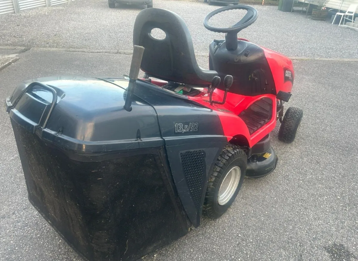 Ride on tractor lawn mower. - Image 4