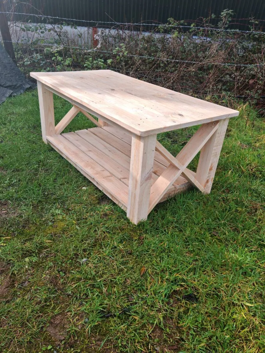 Handmade rustic coffee table - Image 2