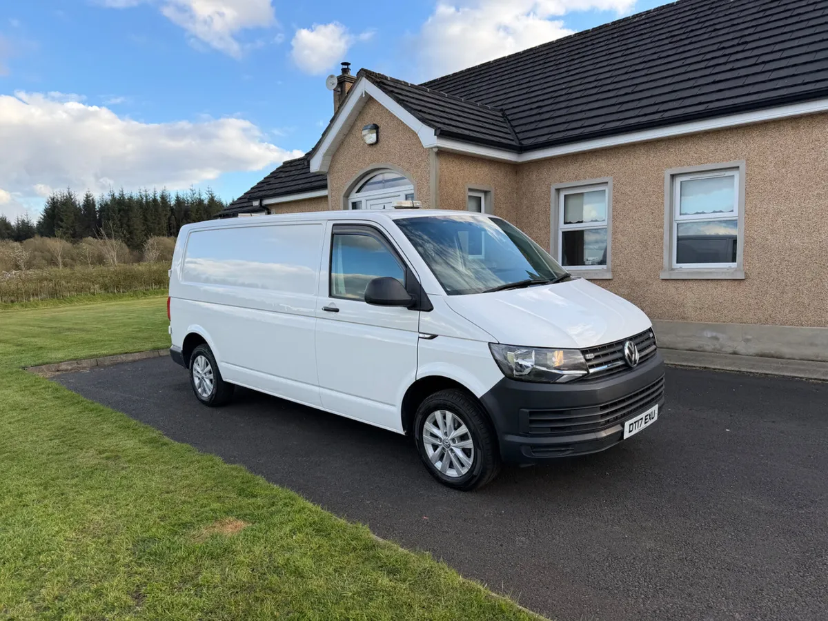 Volkswagen Transporter 2017 - Image 1