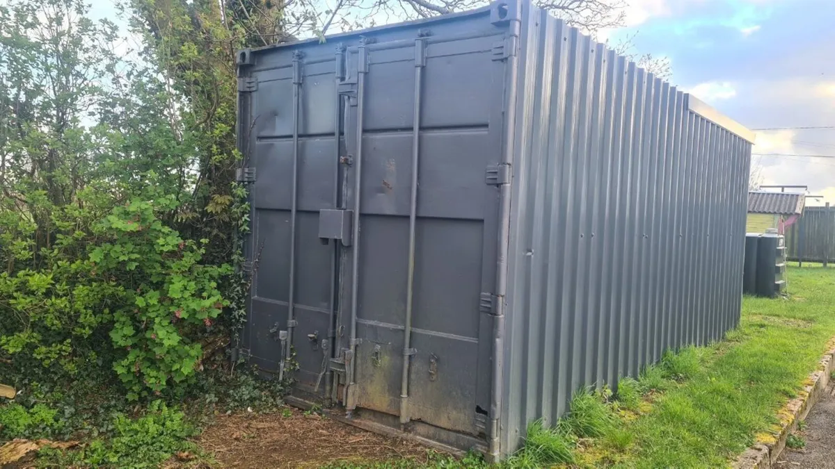 Steel storage container 6m x 2.4m — good condition - Image 3