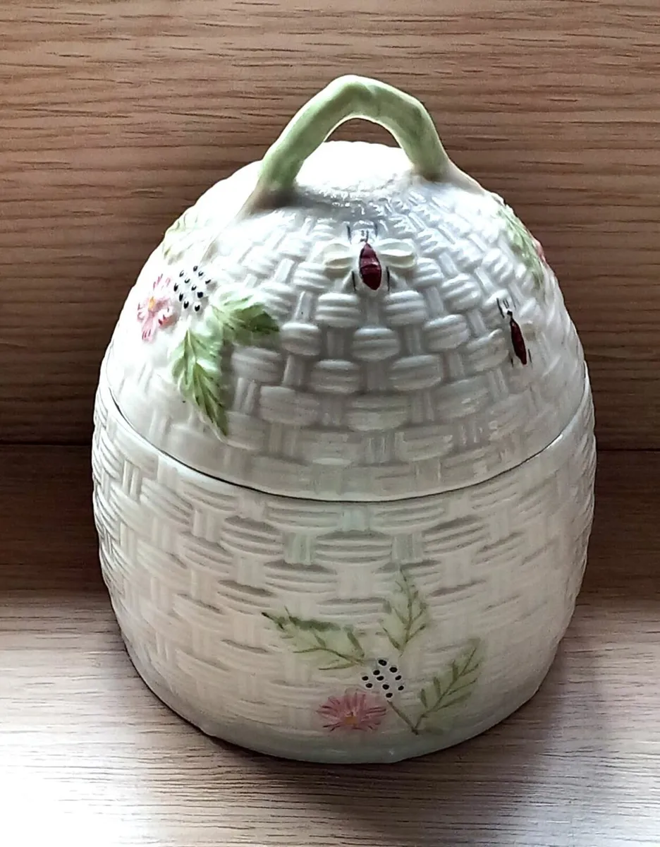 Belleek Honey Pot with Lid - Image 3