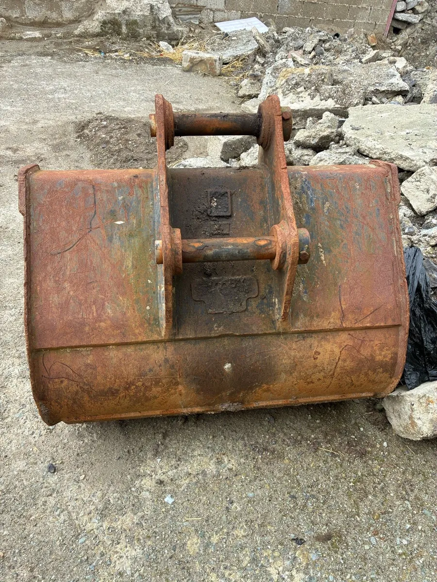 Geith 13T 4’ digging bucket - Image 3