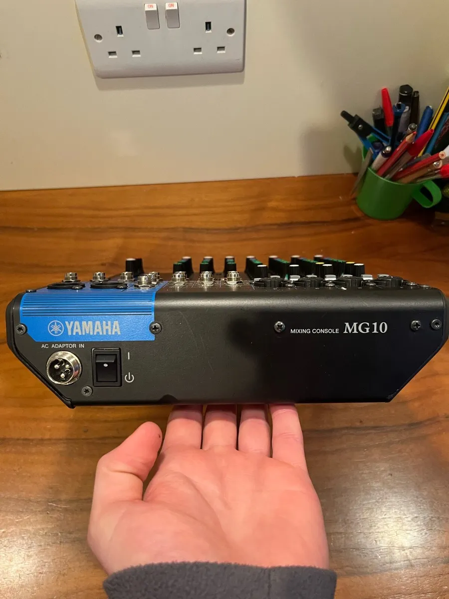 Yamaha MG10 mixer - Image 2