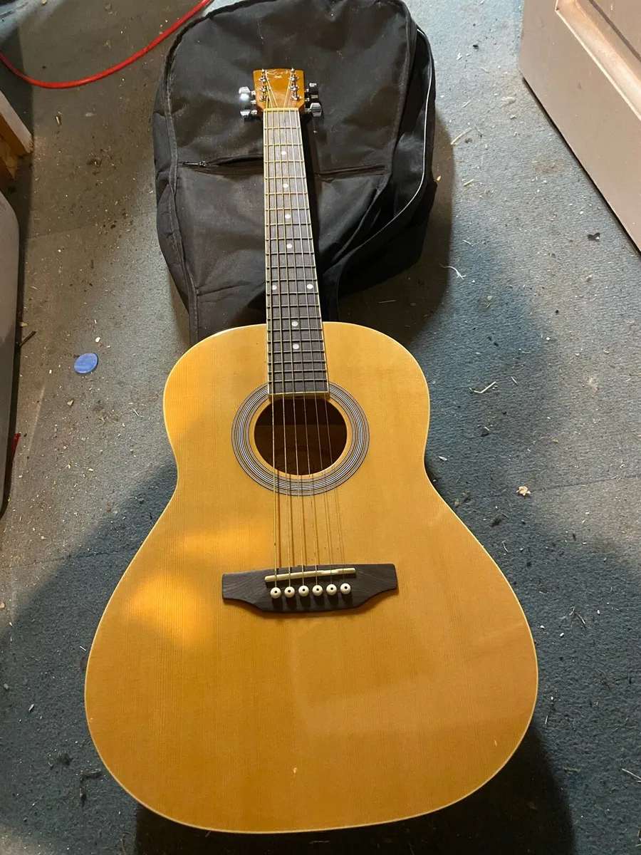 Guitar for sale - perfect condition - Image 2