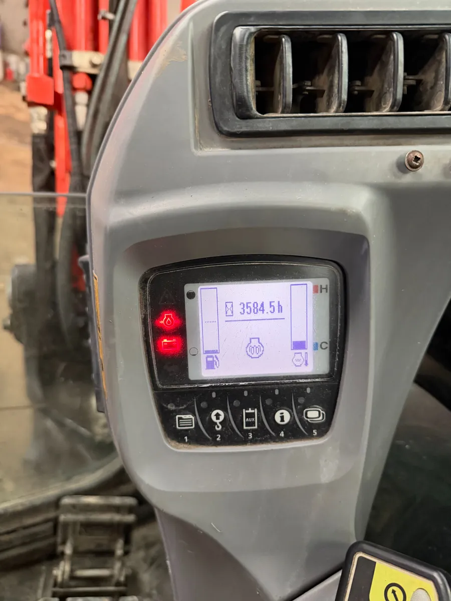 Kubota U48excavator - Image 3