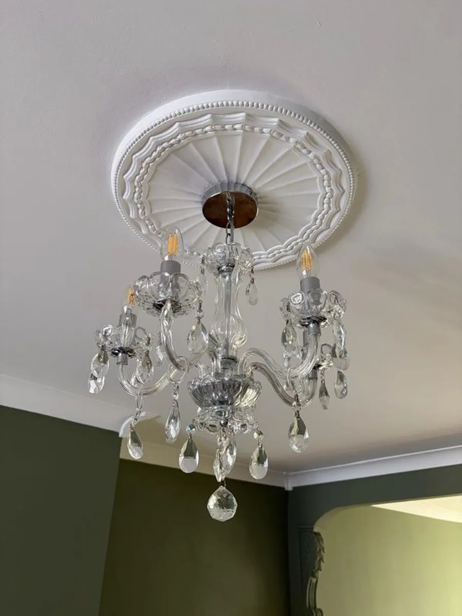 2 x wall lights and 2 x ceiling lights, silver in colour100 each for ceiling lights and 50 each for wall lights - Image 3