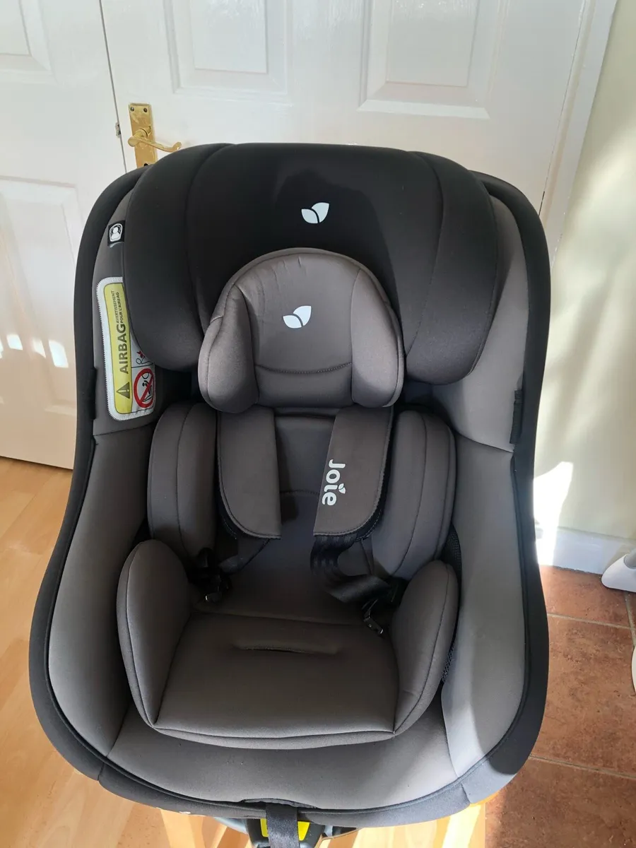Car seat - Image 1