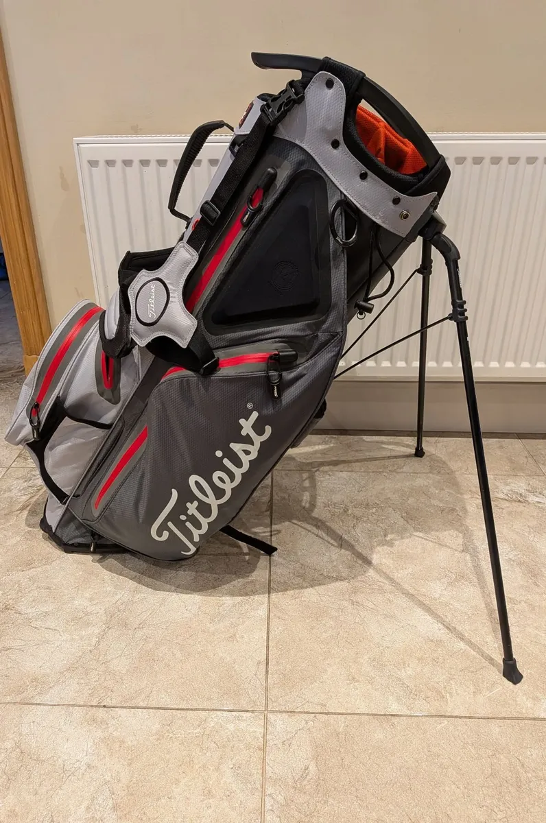 Titleist Hybrid 14 StaDry Golf Bag - Image 1